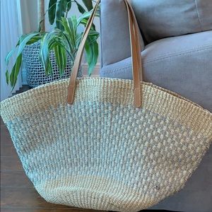 NWOT Flora Bella Straw Tote